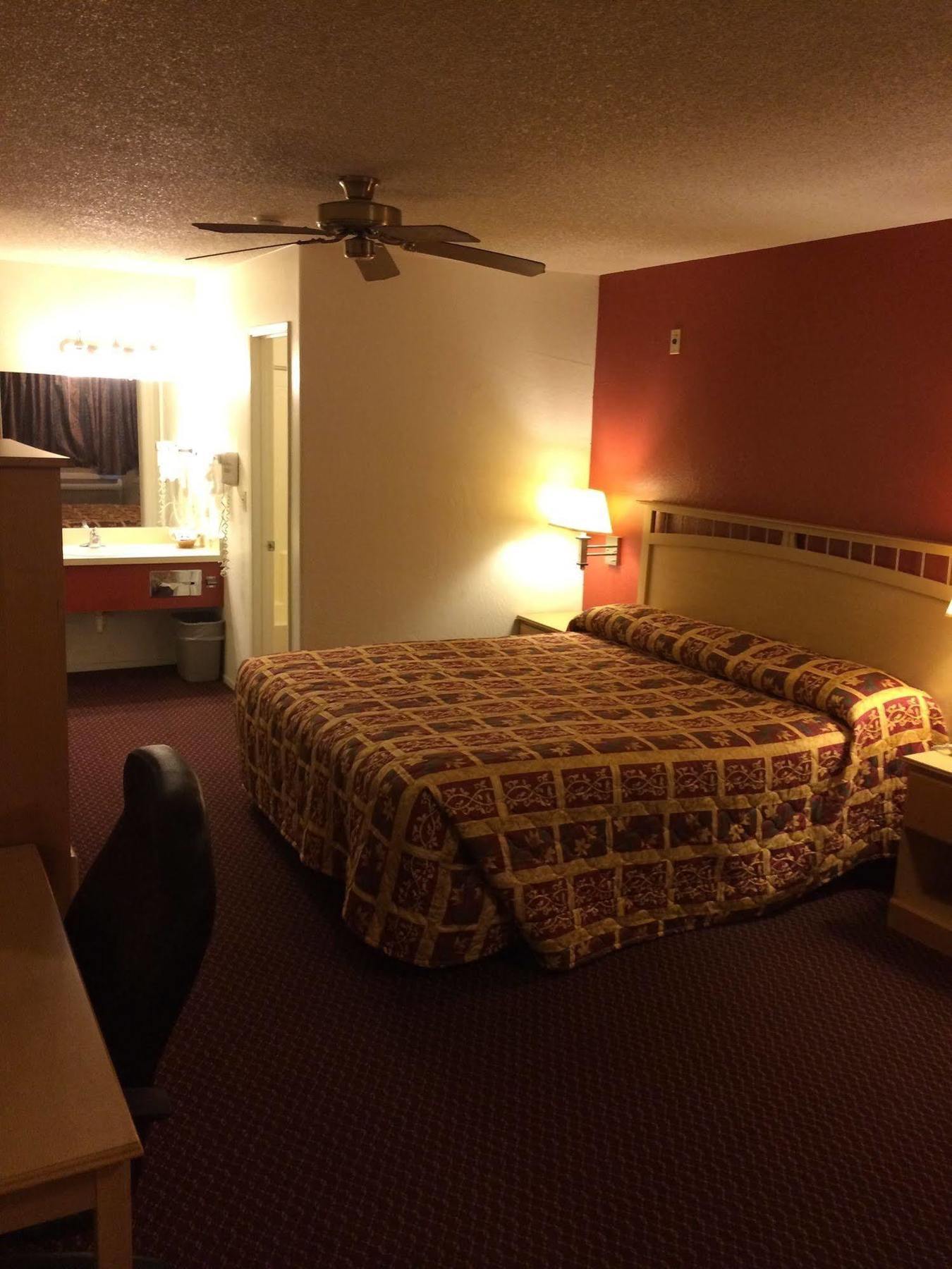 Value Inn & Suites 엘센트로 외부 사진
